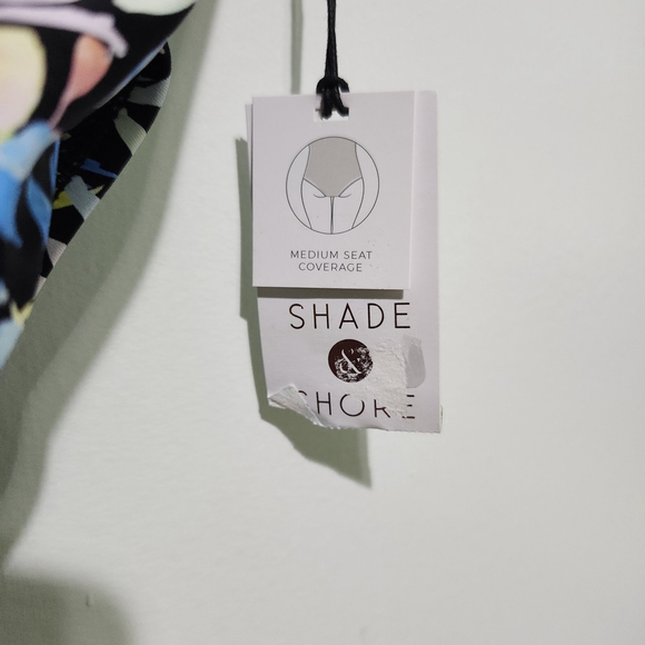 Women's Shade & Shore One-Piece Swimsuit Size M Floral Black Blue - Picture 2 of 5